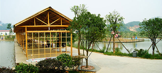 “擁抱自然，放飛夢(mèng)想”——綠之韻集團(tuán)組織全體員工開展2014年度春季郊游活動(dòng)