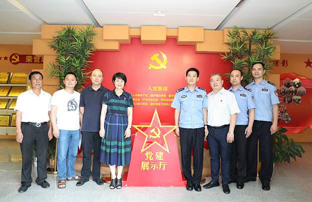 長沙市公安局機關(guān)紀委書記王海清一行蒞臨綠之韻集團走訪調(diào)研