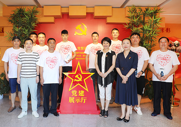 情暖退伍老兵 重拾紅色記憶丨綠之韻集團(tuán)黨委開(kāi)展“八一”走訪慰問(wèn)活動(dòng)