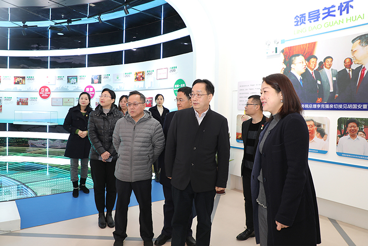 湖南省科技廳副廳長魯先華一行蒞臨綠之韻集團調(diào)研指導