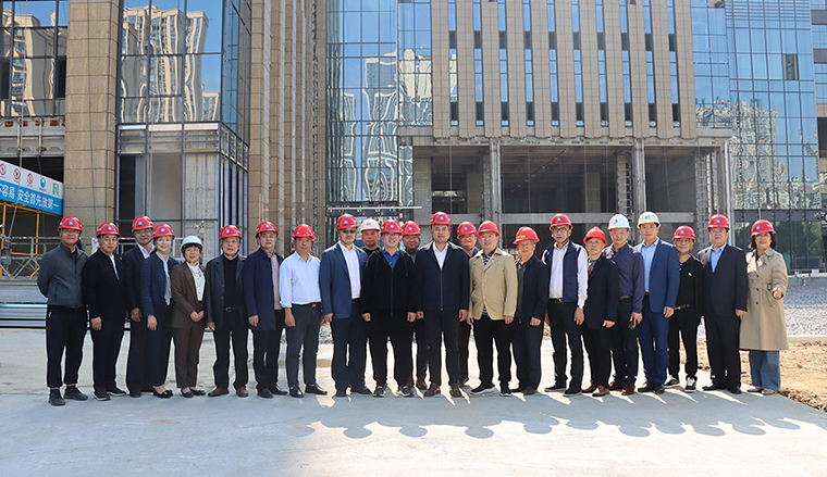 中共安化縣委副書(shū)記、縣長(zhǎng)潘文劍一行蒞臨綠之韻中心走訪(fǎng)調(diào)研