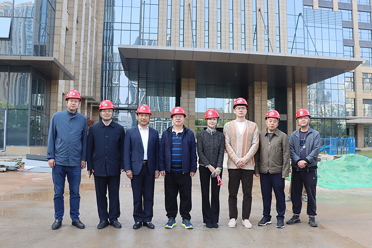 中共長(zhǎng)沙市委統(tǒng)戰(zhàn)部副部長(zhǎng)楊光華一行蒞臨綠之韻中心走訪調(diào)研